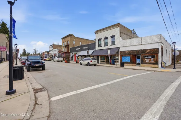 $400,000 | 7562 West Spirit Lake Road, Unit 10, Spirit Lake, ID 83869