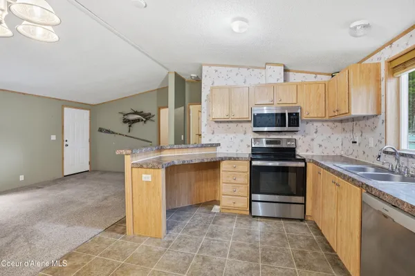 $400,000 | 7562 West Spirit Lake Road, Unit 10, Spirit Lake, ID 83869