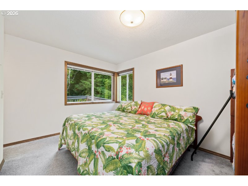 302 Holly Avenue Garibaldi, OR 97118 - Photo 22 of 38