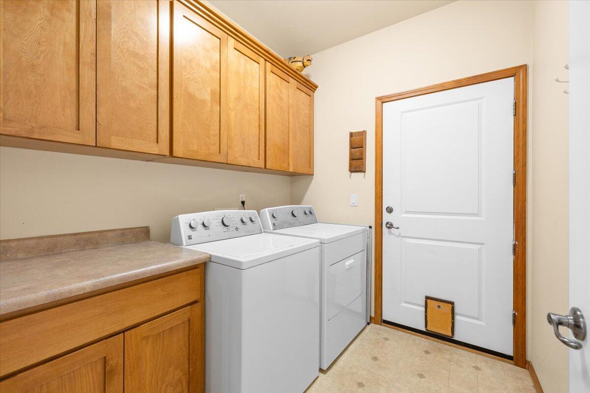 369 Cascade Drive Central Point, OR 97502 - Photo 15 of 42 360_Cascade_15