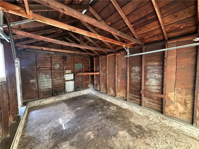 $79,900 | 325 1/2 Quay Street, East Vandergrift, PA 15629