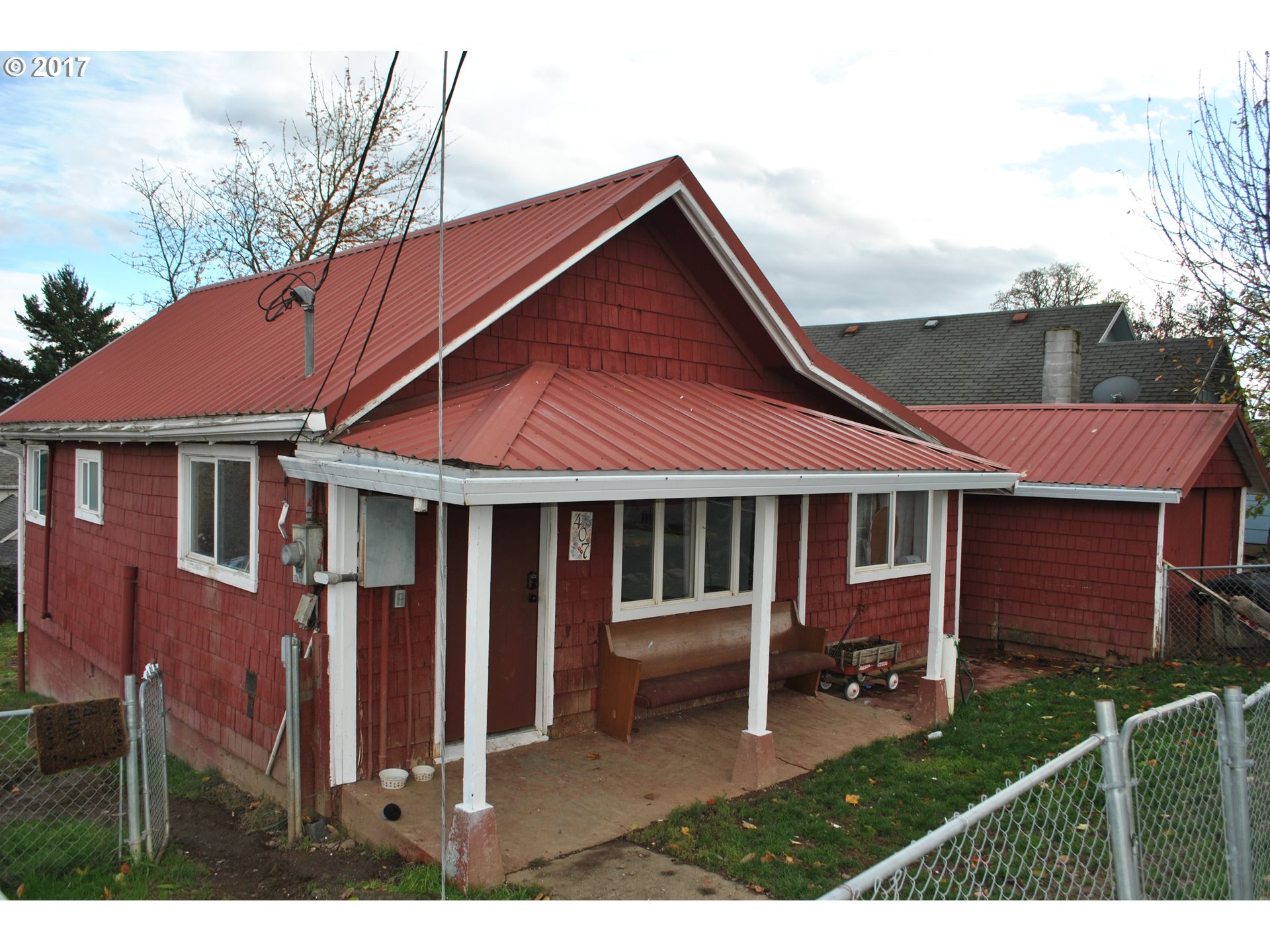 407 3rd Street Gaston, OR 97119 - Photo 3 of 17 Gallery Image 3