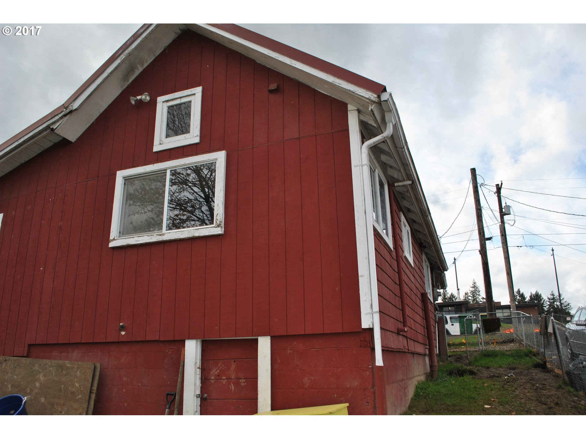 407 3rd Street Gaston, OR 97119 - Photo 5 of 17 Gallery Image 5