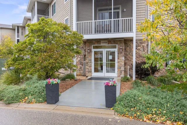 $229,900 | 110696 Village Road, Unit 219, Chaska, MN 55318