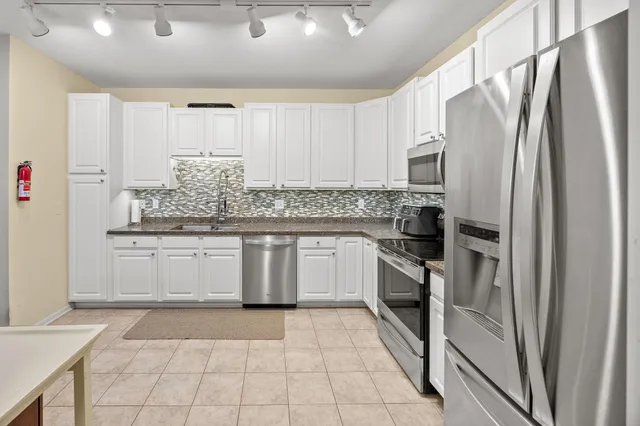 $229,900 | 110696 Village Road, Unit 219, Chaska, MN 55318