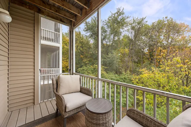 $229,900 | 110696 Village Road, Unit 219, Chaska, MN 55318