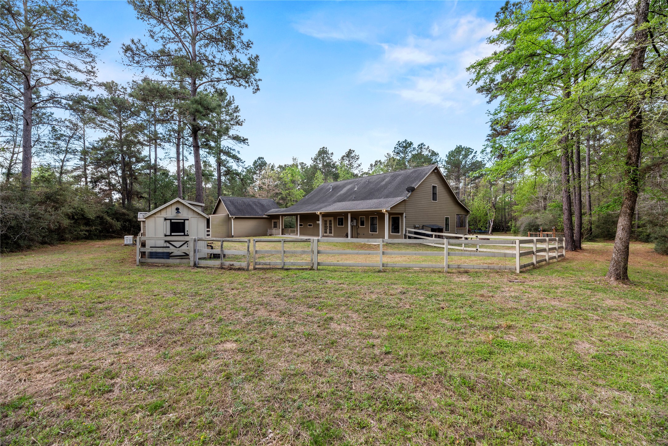12062 Ike White Road Conroe, TX 77303 - Photo 30 of 37 Fenced-in backyard.