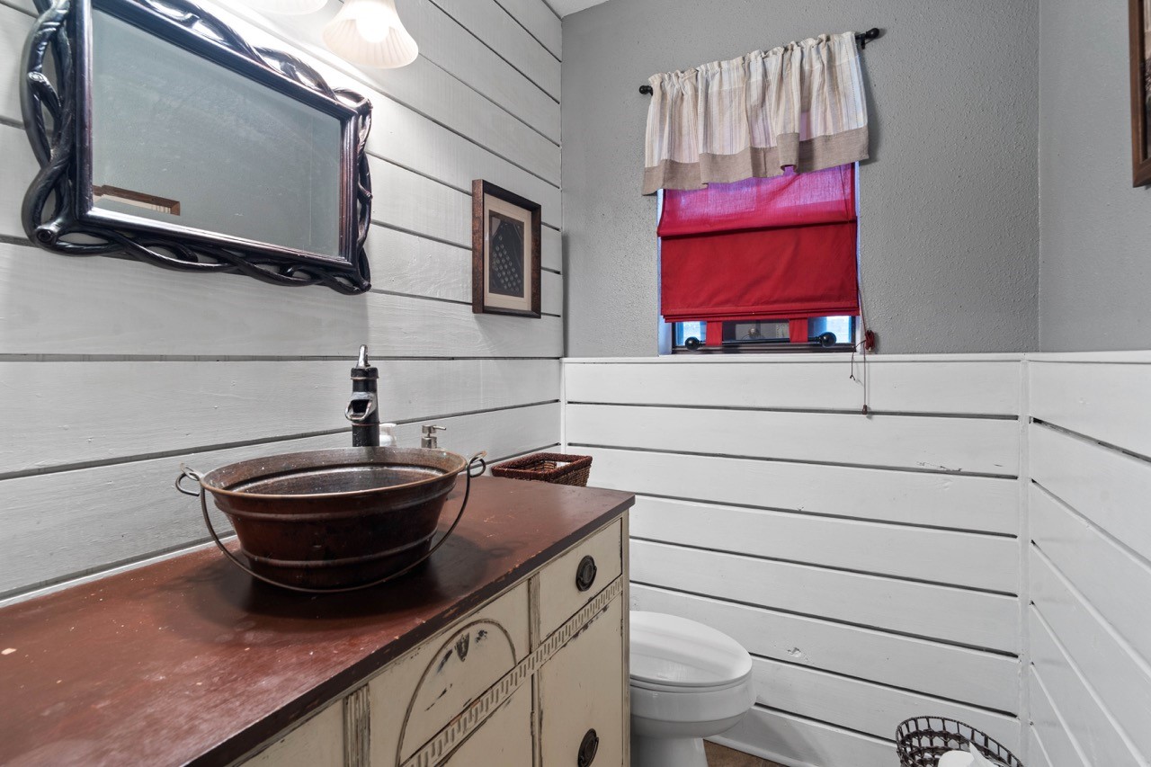 1102 Sherfield Ridge Drive Katy, TX 77450 - Photo 11 of 39 Half bath located on the first floor.