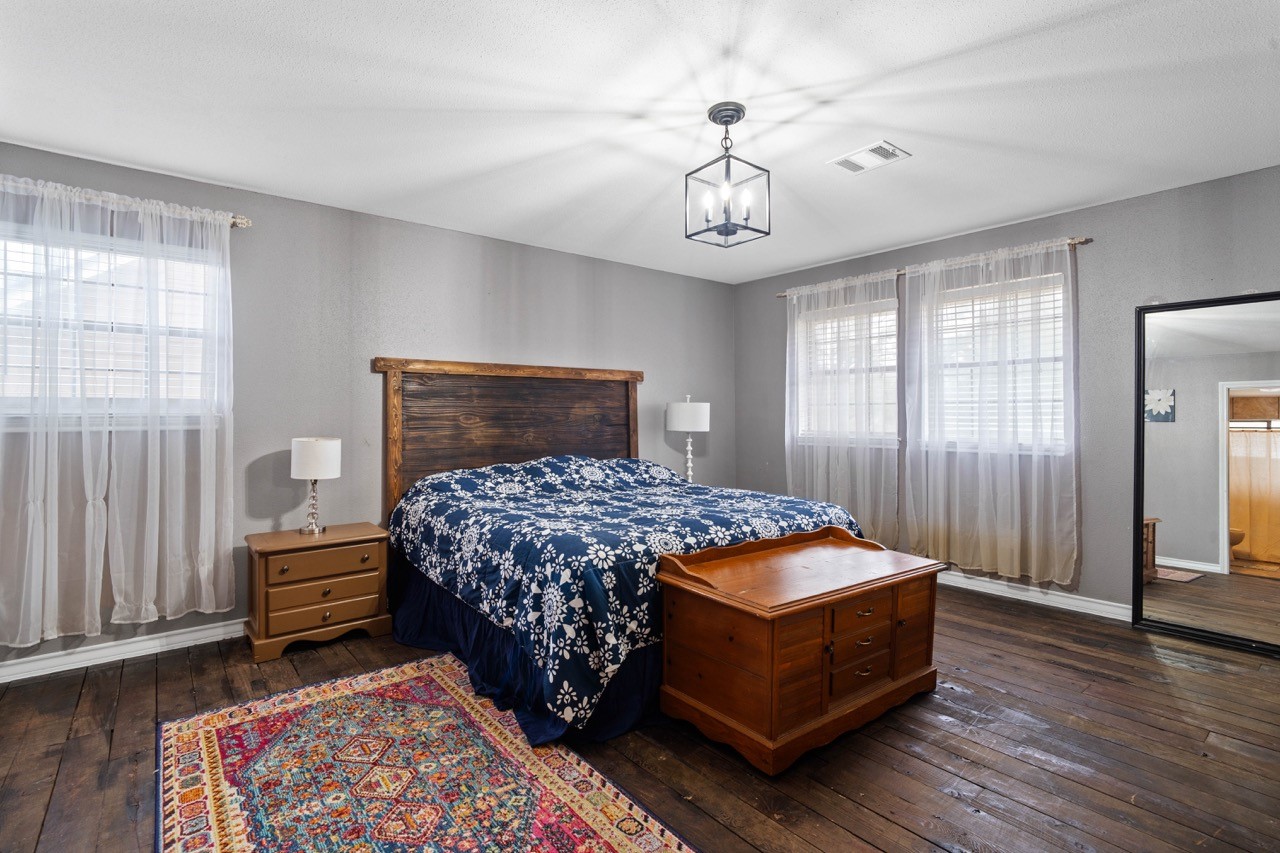 1102 Sherfield Ridge Drive Katy, TX 77450 - Photo 27 of 39 Primary retreat is located upstairs with walk-in-closet.