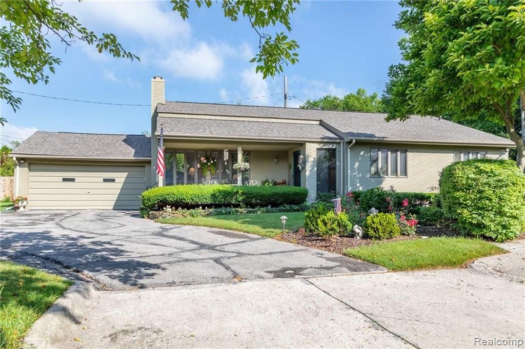 336 Stephens Road Grosse Pointe Farms, MI 48236 - Photo 1 of 22