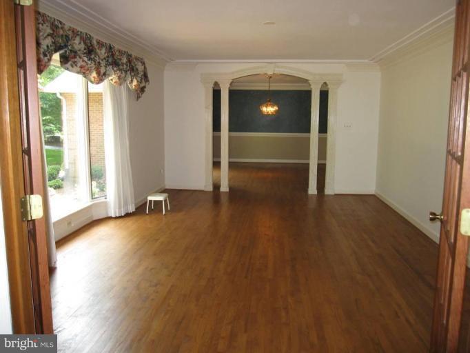 1765 Stone Drive Huntingtown, MD 20639 - Photo 4 of 28 Living Room
