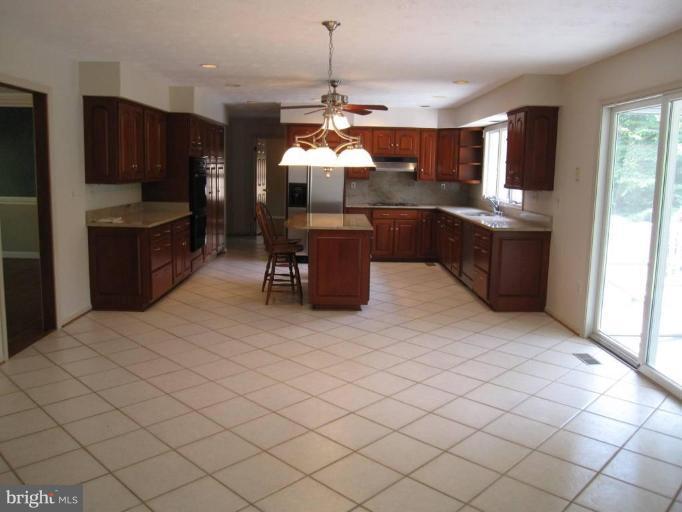 1765 Stone Drive Huntingtown, MD 20639 - Photo 9 of 28 Kitchen