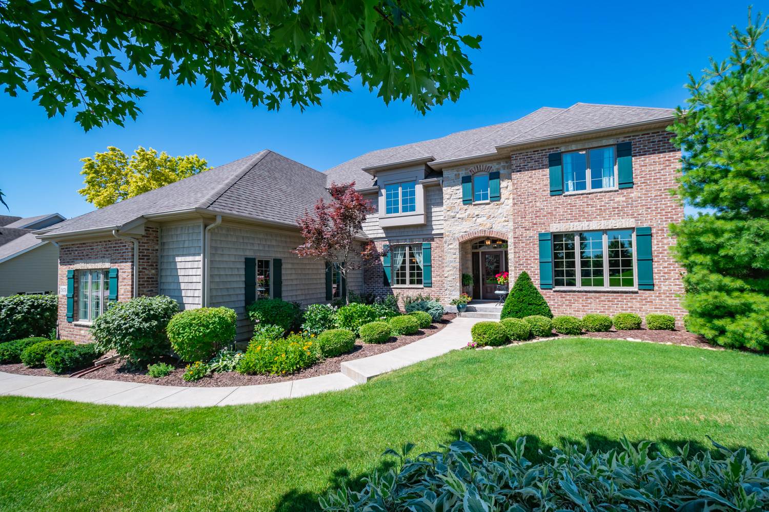 5878 Cardinal Road Bettendorf, IA 52722 - Photo 1 of 50 Gallery Image 1