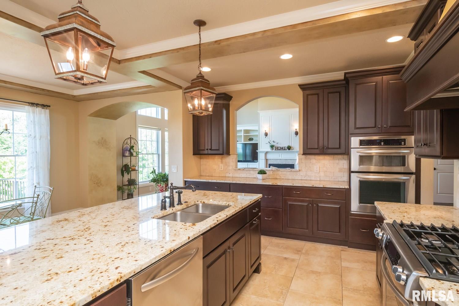 5878 Cardinal Road Bettendorf, IA 52722 - Photo 14 of 50 Gallery Image 14