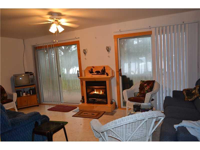14 Cottage Way Ellsworth, ME 04605 - Photo 10 of 20 Living Room.