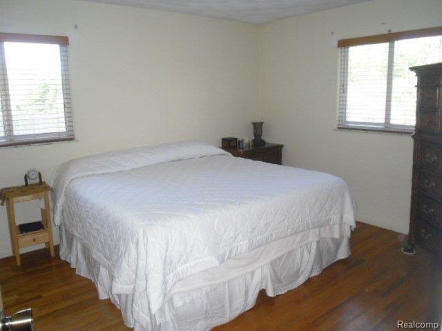 3365 Oak Grove Road Howell, MI 48855 - Photo 9 of 11 Master Bed