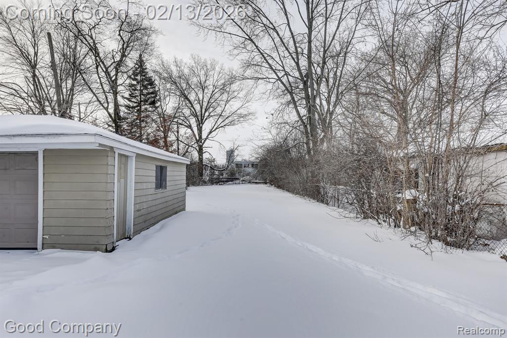2863 Columbia Road Berkley, MI 48072 - Photo 24 of 34