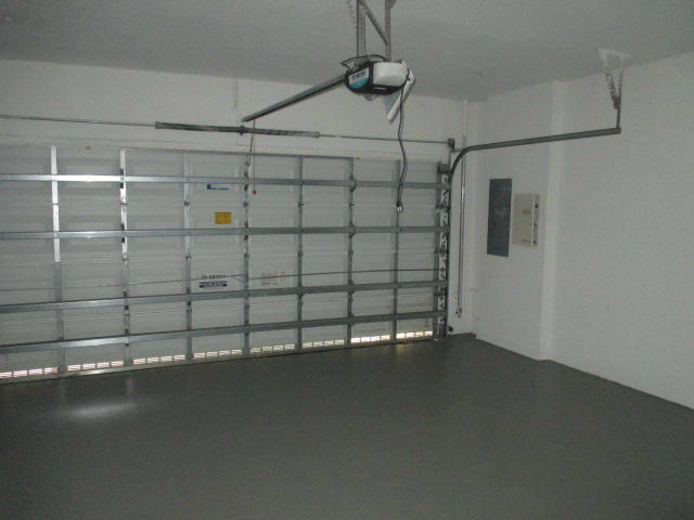 4274 West Main Street Jupiter, FL 33458 - Photo 10 of 20 Garage