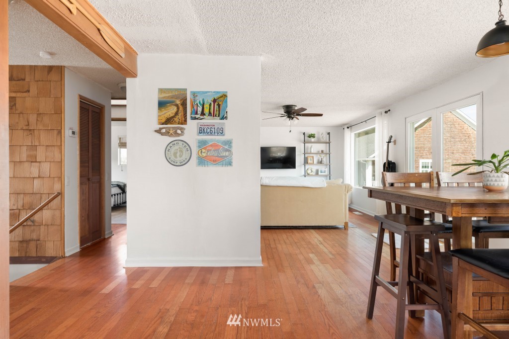 6582 Humphrey Road Clinton, WA 98236 - Photo 18 of 39 a view of a kitchen and dining room