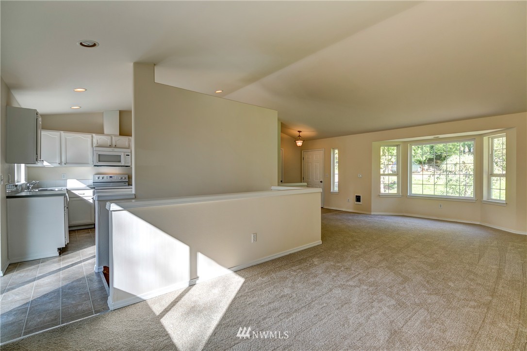 10726 Willow Road Lake Stevens, WA 98258 - Photo 4 of 19