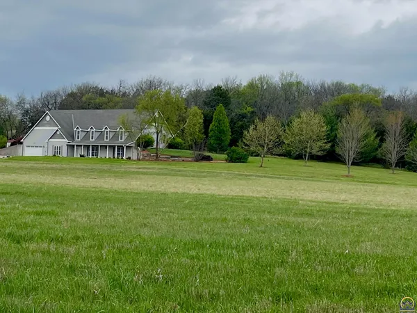 $888,000 | 721 East 1650th Road, Baldwin City, KS 66006