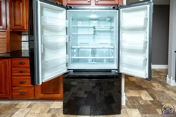 $888,000 | 721 East 1650th Road, Baldwin City, KS 66006