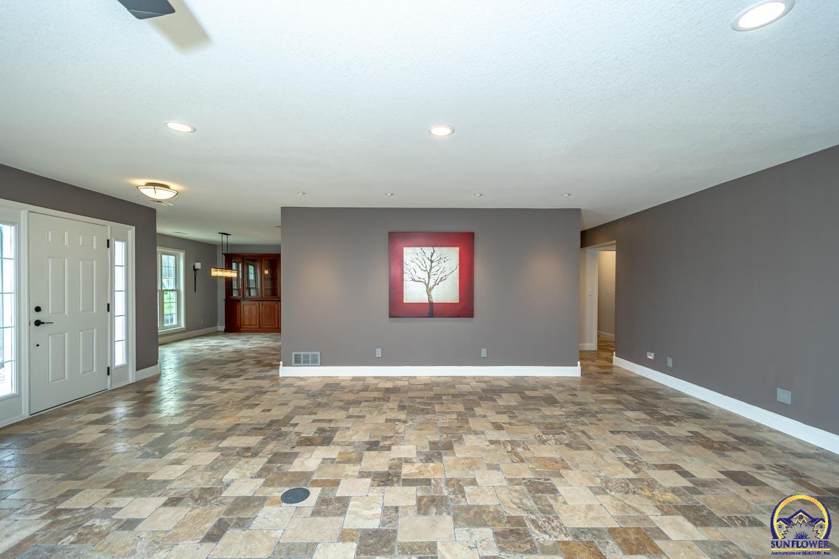 721 East 1650th Road Baldwin City, KS 66006 - Photo 20 of 83 Living Room