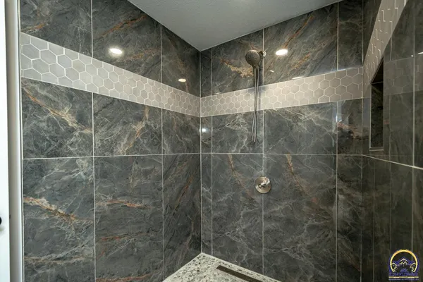 $888,000 | 721 East 1650th Road, Baldwin City, KS 66006