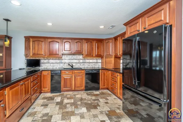 $888,000 | 721 East 1650th Road, Baldwin City, KS 66006