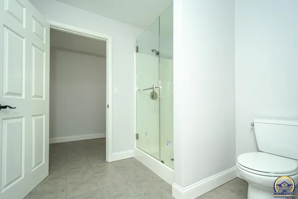 $888,000 | 721 East 1650th Road, Baldwin City, KS 66006