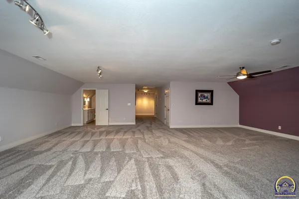 $888,000 | 721 East 1650th Road, Baldwin City, KS 66006