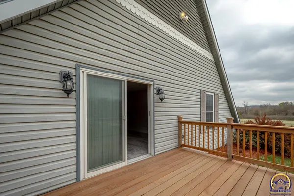 $888,000 | 721 East 1650th Road, Baldwin City, KS 66006