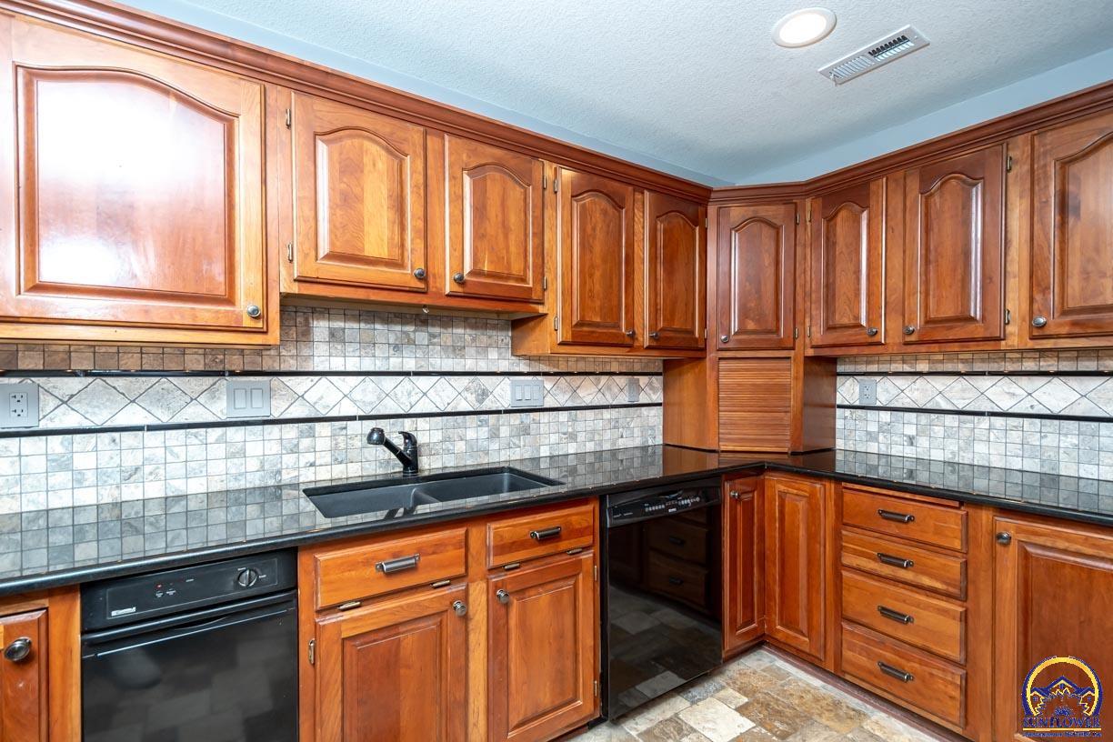 721 East 1650th Road Baldwin City, KS 66006 - Photo 6 of 83