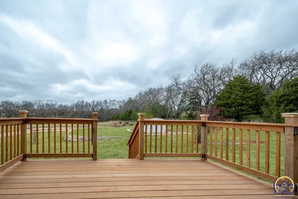 $888,000 | 721 East 1650th Road, Baldwin City, KS 66006