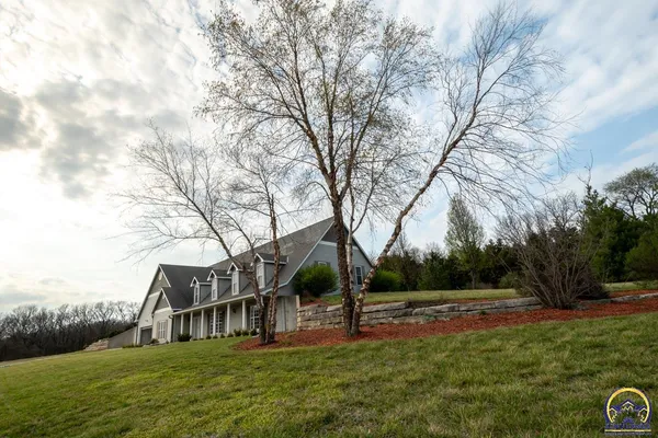 $888,000 | 721 East 1650th Road, Baldwin City, KS 66006