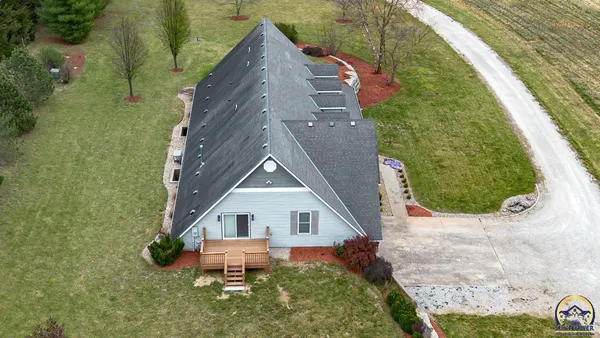 $888,000 | 721 East 1650th Road, Baldwin City, KS 66006