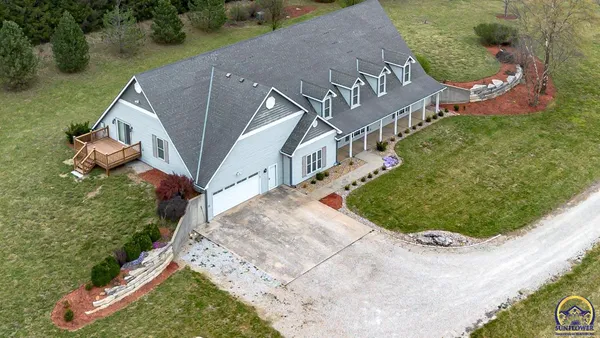 $888,000 | 721 East 1650th Road, Baldwin City, KS 66006