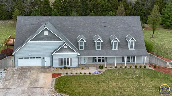 $888,000 | 721 East 1650th Road, Baldwin City, KS 66006