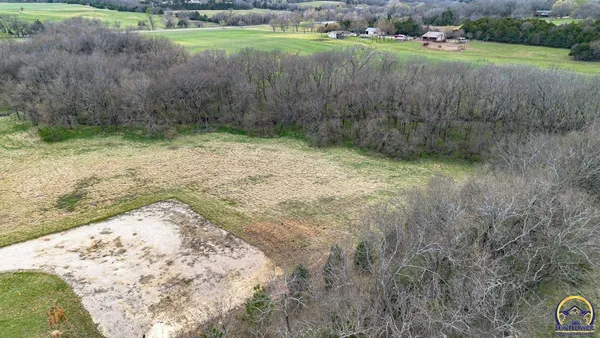 $888,000 | 721 East 1650th Road, Baldwin City, KS 66006