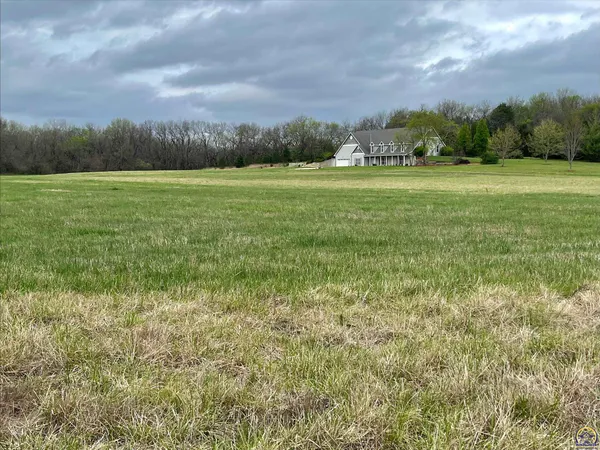 $888,000 | 721 East 1650th Road, Baldwin City, KS 66006