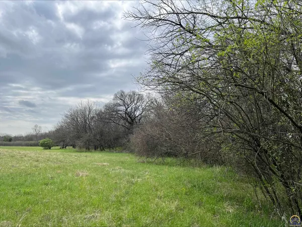$888,000 | 721 East 1650th Road, Baldwin City, KS 66006