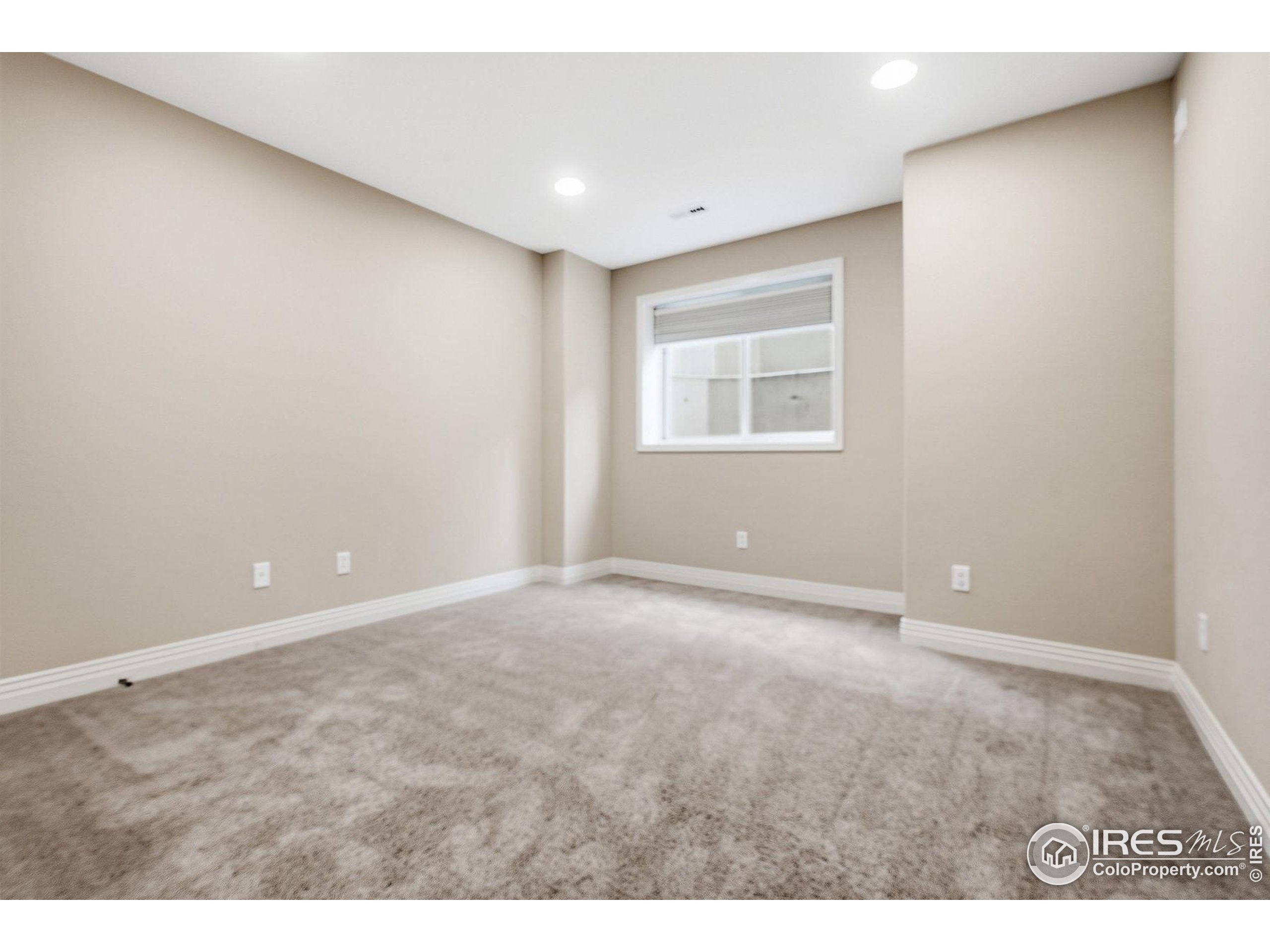 4840 6th Street Boulder, CO 80304 - Photo 36 of 48 a view of an empty room with a window