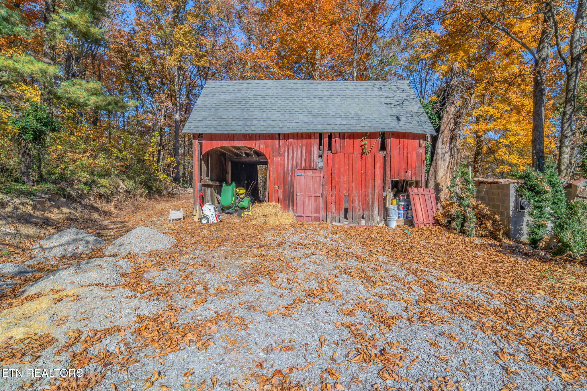 692 Possum Trot Road Grandview, TN 37337 - Photo 10 of 60 25-web-or-mls-692 Possum Trot-23