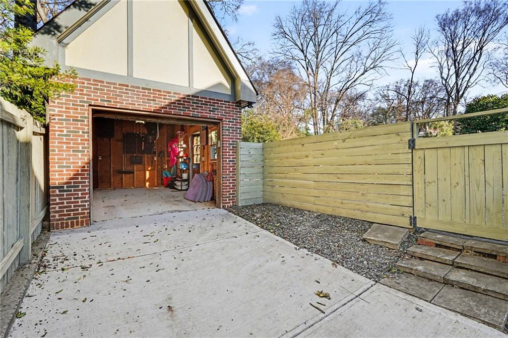 39 Alden Avenue Northwest Atlanta, GA 30309 - Photo 26 of 30