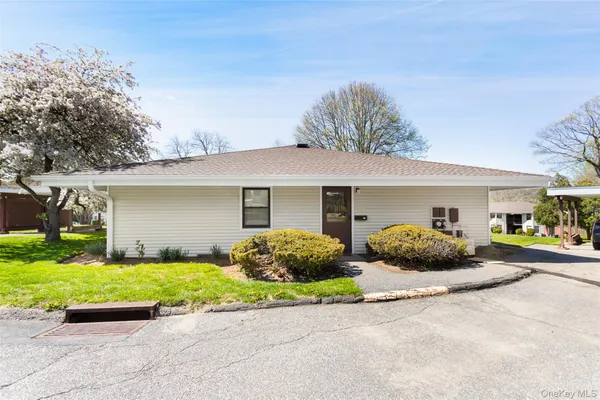 $359,000 | 37 Sussex Drive, Unit B, Yorktown Heights, NY 10598
