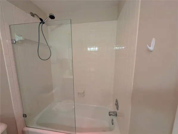 $2,100 | 6896 West Country Club Lane, Unit 148, Sarasota, FL 34243