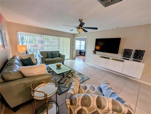 $2,100 | 6896 West Country Club Lane, Unit 148, Sarasota, FL 34243