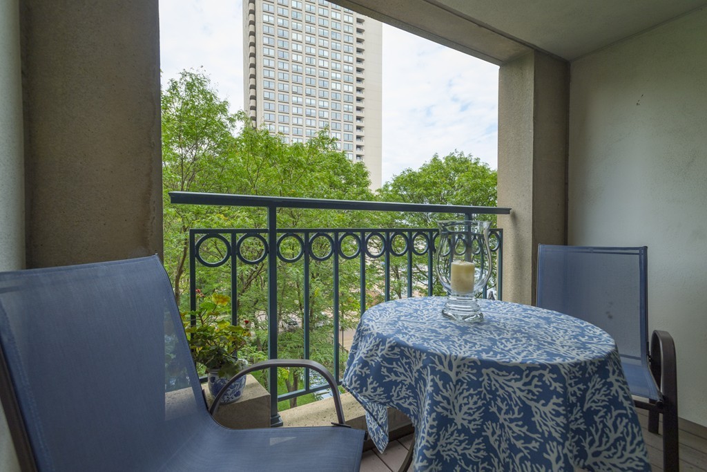 20 Rowes Wharf, Unit 503 Boston, MA 02110 - Photo 2 of 14