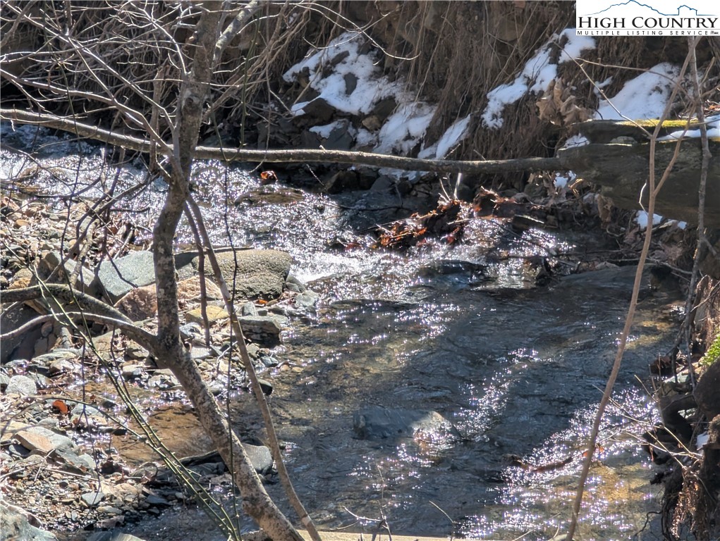 435 Edwards Road West Jefferson, NC 28694 - Photo 5 of 23 a view of an outdoor space