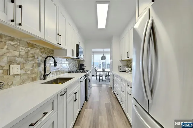 $415,000 | 6 Horizon Road, Unit 2209, Fort Lee, NJ 07024